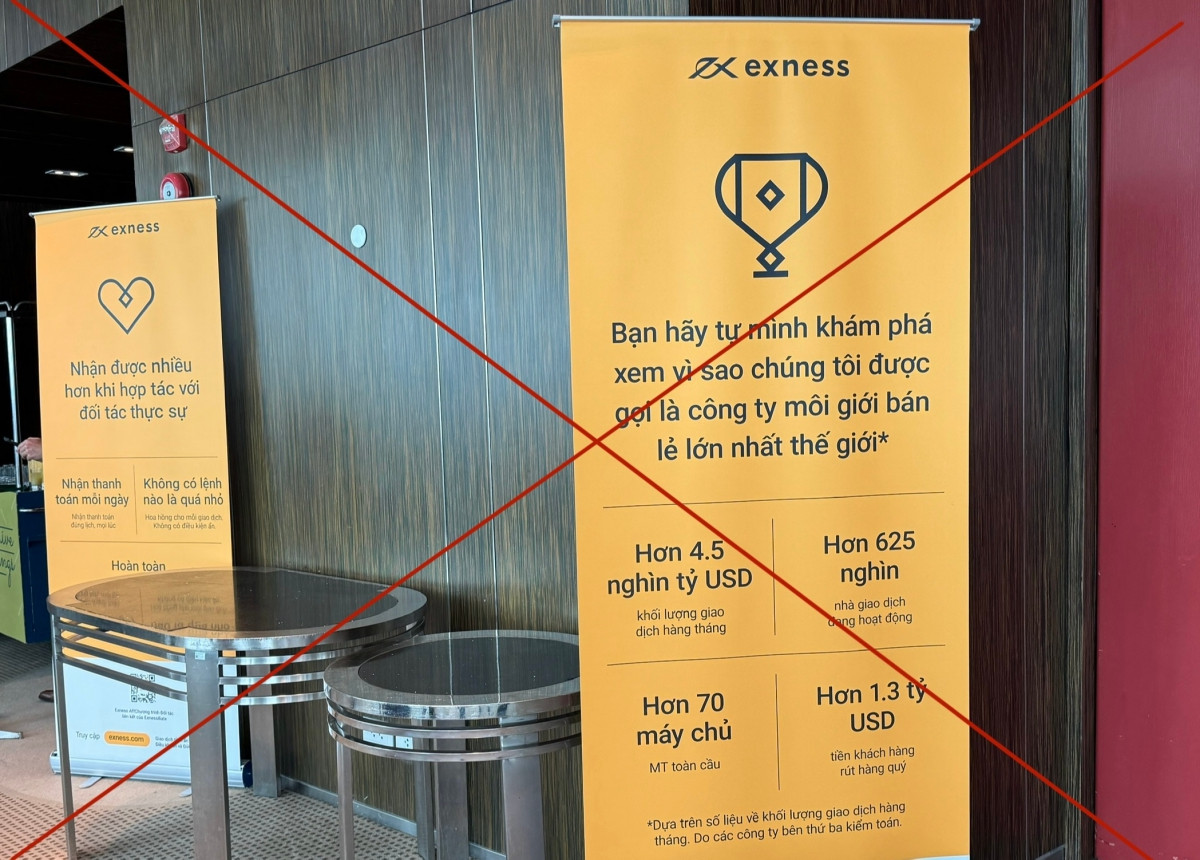 Các băng rôn quảng cáo của sàn exness được đặt tại sự kiện.